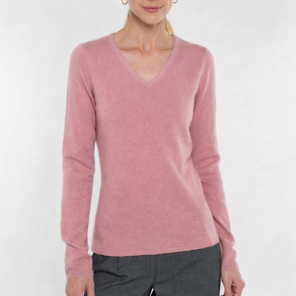 InCashmere Soft Pink V-Neck Sweater